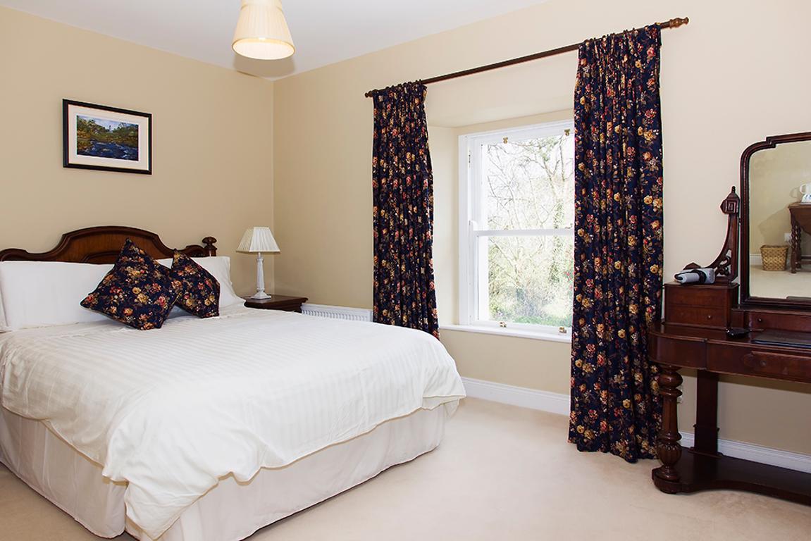 Ballinclea House Bed And Breakfast Brittas Bay 外观 照片